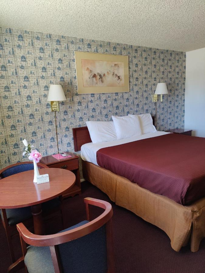 Motel 8 Willcox Exterior photo